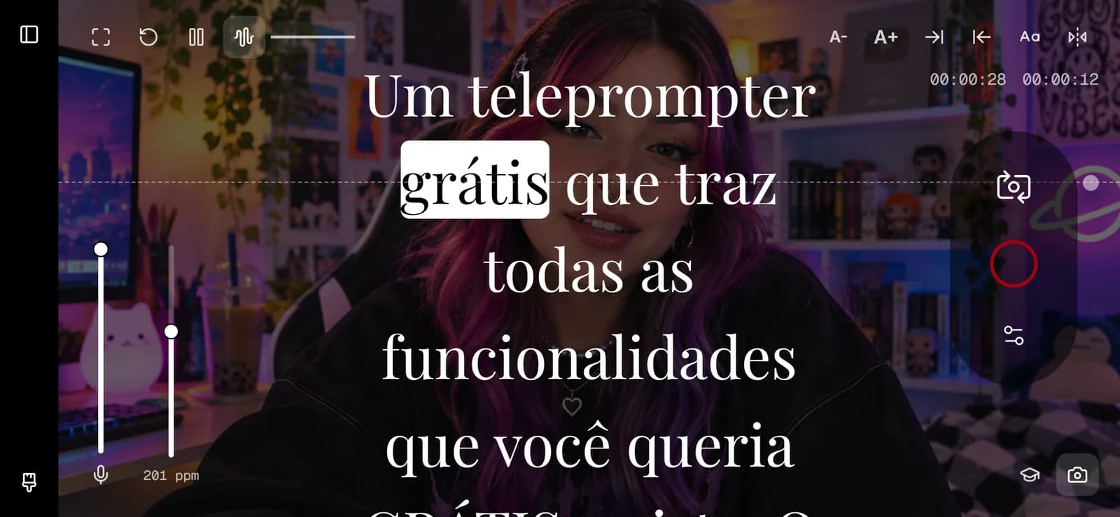Tela de apresentação do Promter: o roteiro rola em letras brancas por cima do preview ao vivo da câmera, com os controles de fonte e velocidade nas bordas.